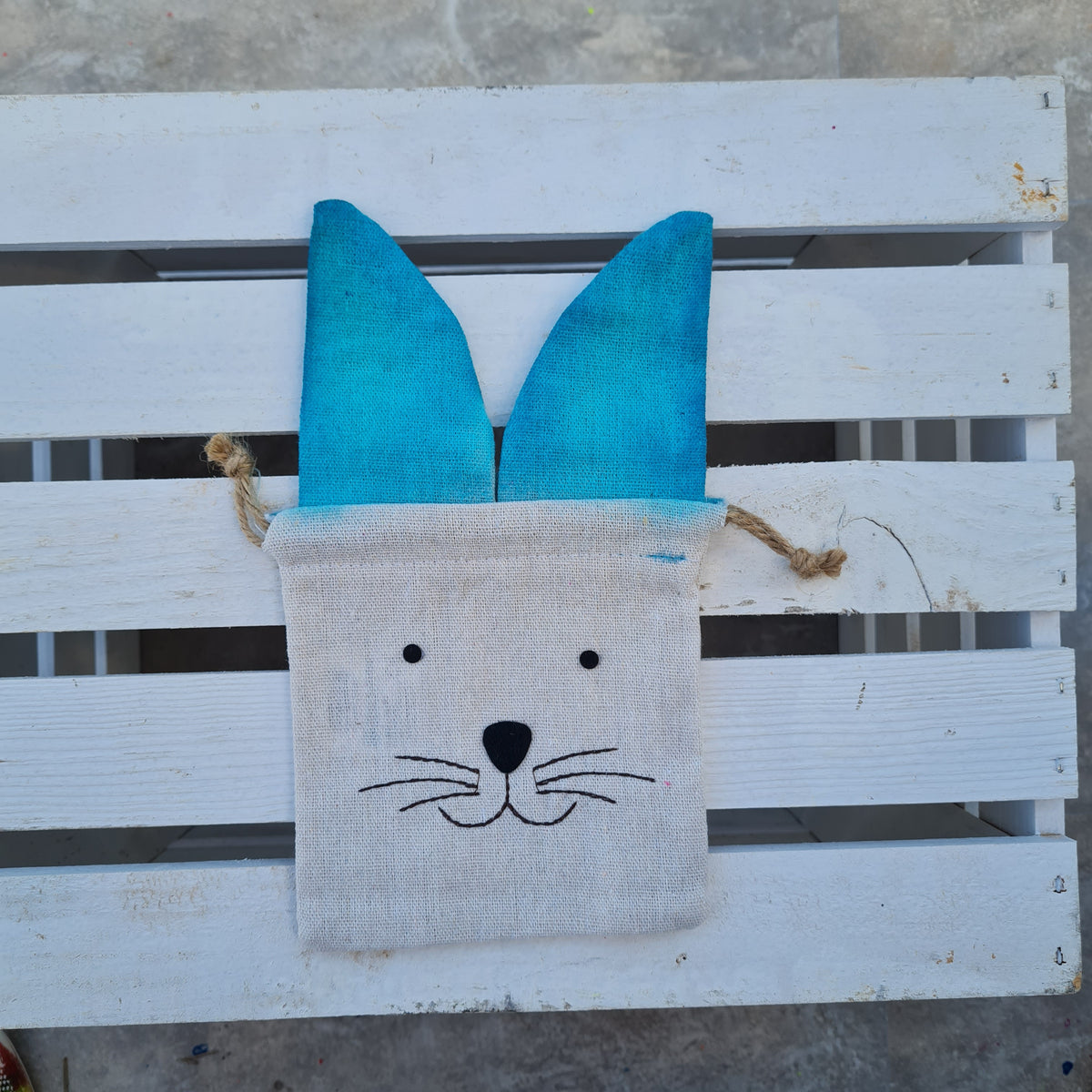 Hasenbeutel mit bunten Ohren