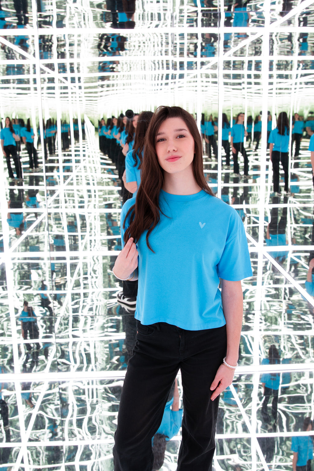 Damen T-Shirt "Boxy"mit gesticktem Herz